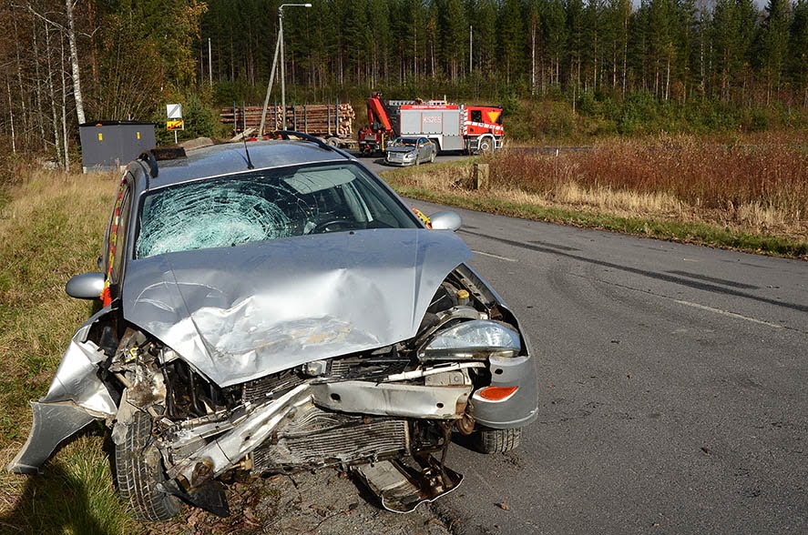 Kahden Auton Nokkakolari Nelostiellä - Kotiseudun Sanomat