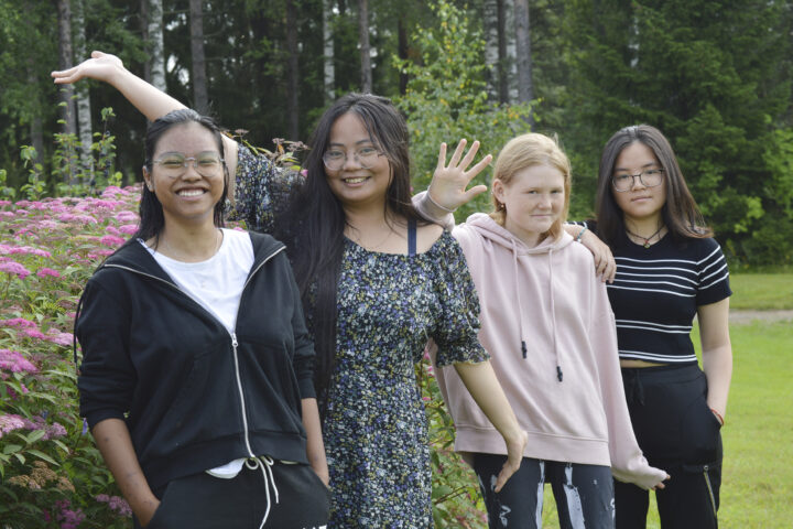 33 kinnulan lukiolaiset