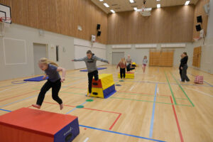 Esteradalla harjoitellaan ylityksiä.