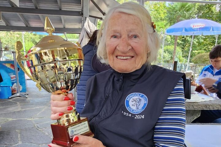 Marjatta Ruuska asuu Sveitsissä. Hän harrastaa minigolfia ja voitti klubinsa mestaruuden vuonna 2024.