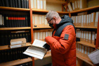 Pöytäkirjat sidottiin kirjoiksi 1960-luvulta 2010-luvulle saakka. Erkki Nikkilä tutkii, mistä 1970-luvulla puhuttiin.