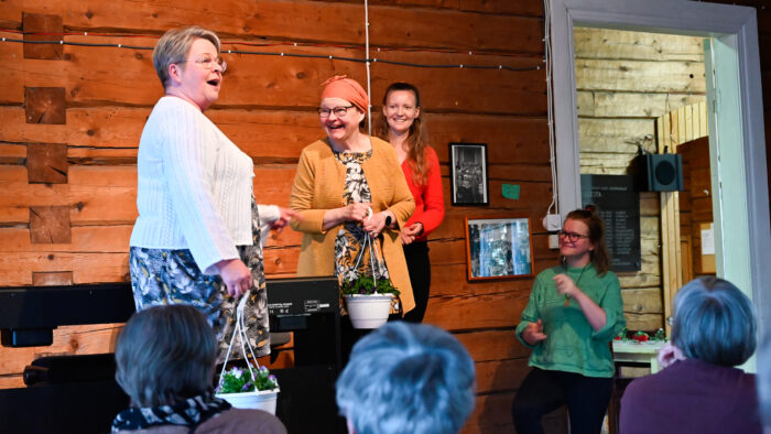 18 Muhola, naisten ilta-2