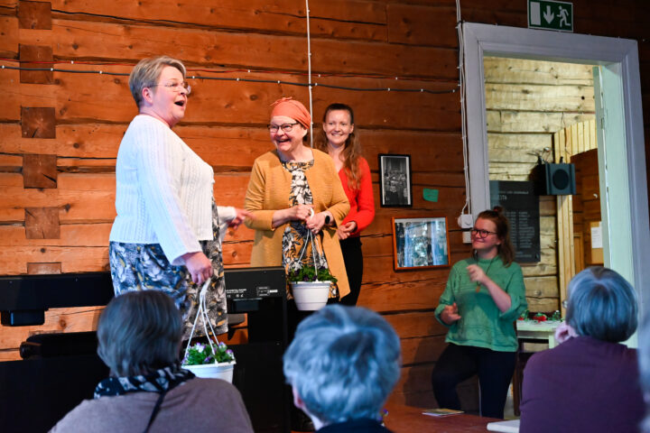 18 Muhola, naisten ilta-2