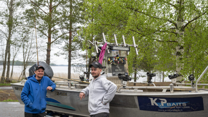 24 koliman kalapojat kansi